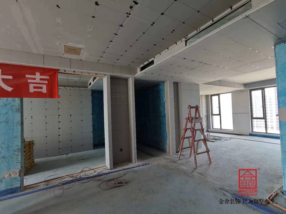 融創(chuàng  )中心217平米裝修木工完工階段