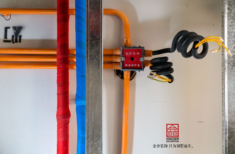 國赫天著(zhù)240平米水電在施工地