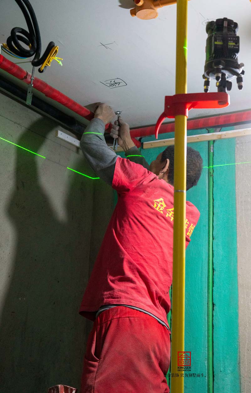 國赫天著(zhù)240平米水電在施工地